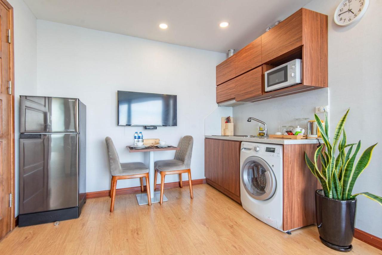 Sunny Moon West Apartment
